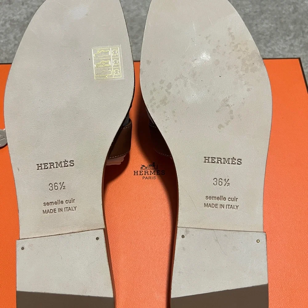 Hermès Oran Brown Leather Sandals - Picture 2 of 5